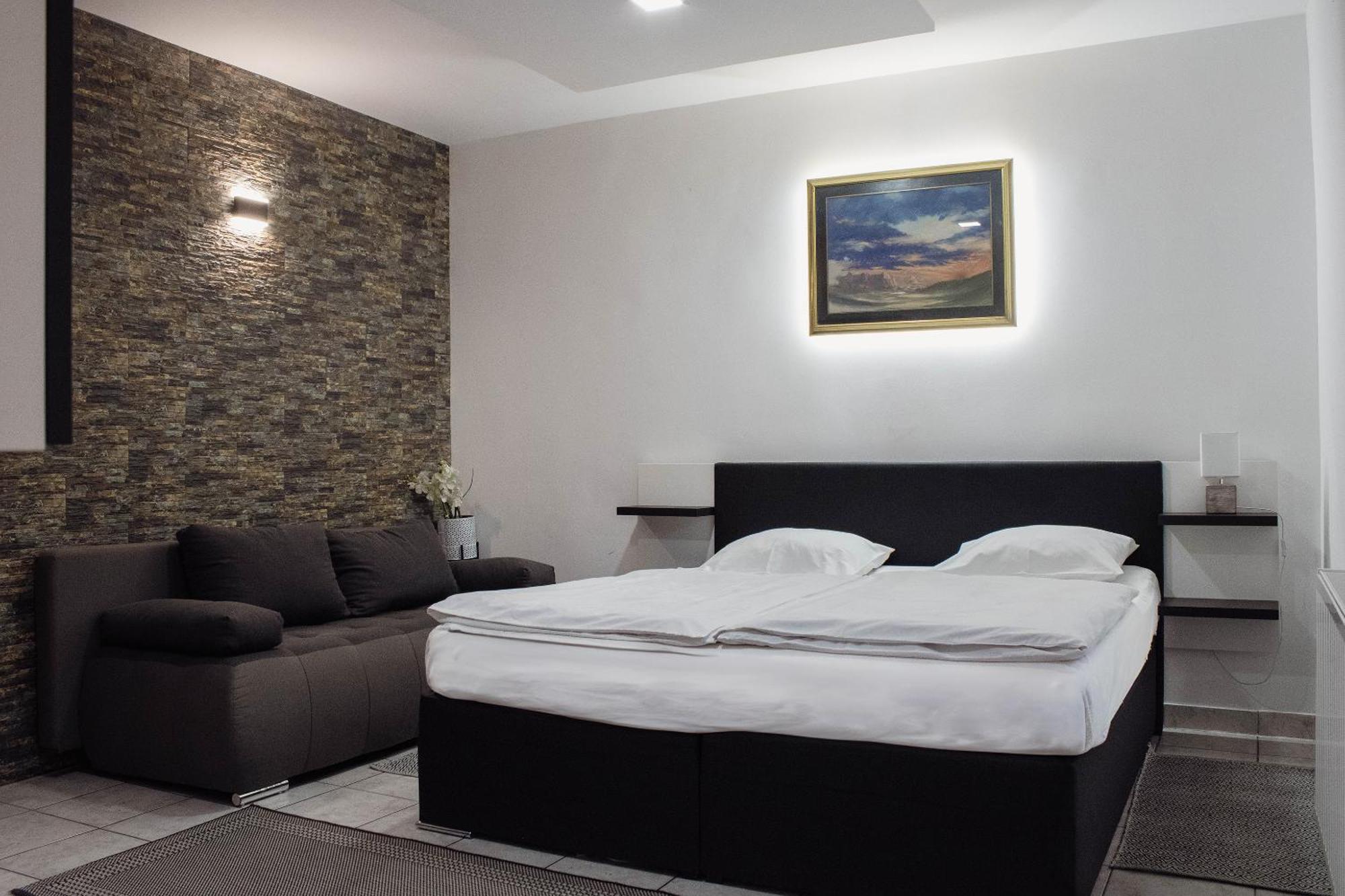 מריבור Crni Baron Pension Black Baron מראה חיצוני תמונה